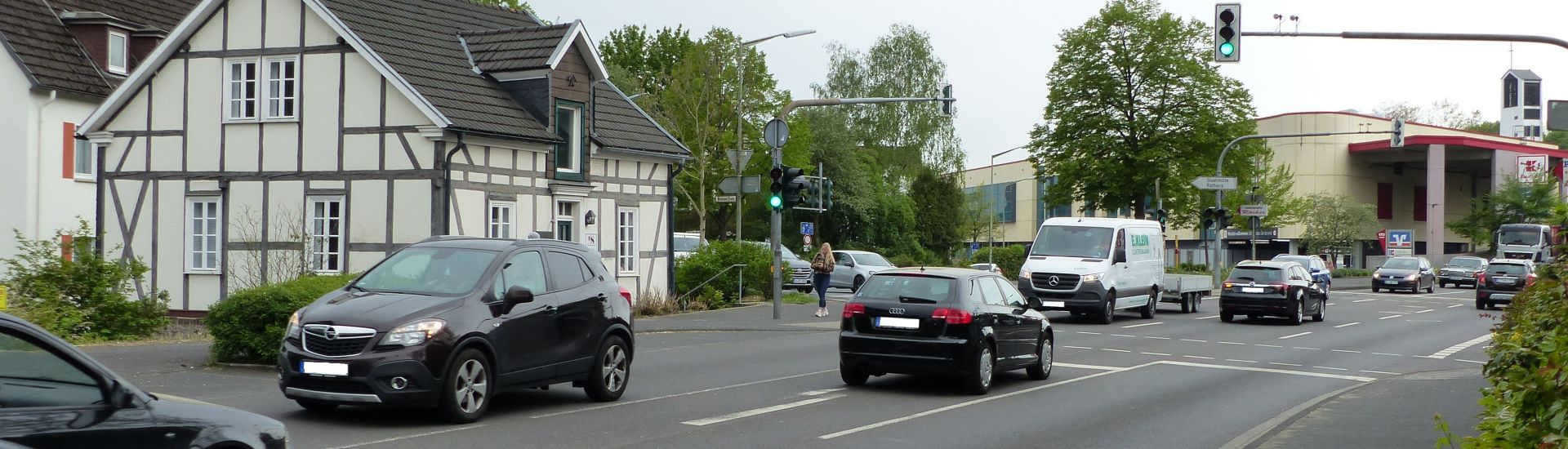 Fahrzeuge in Ortschaft